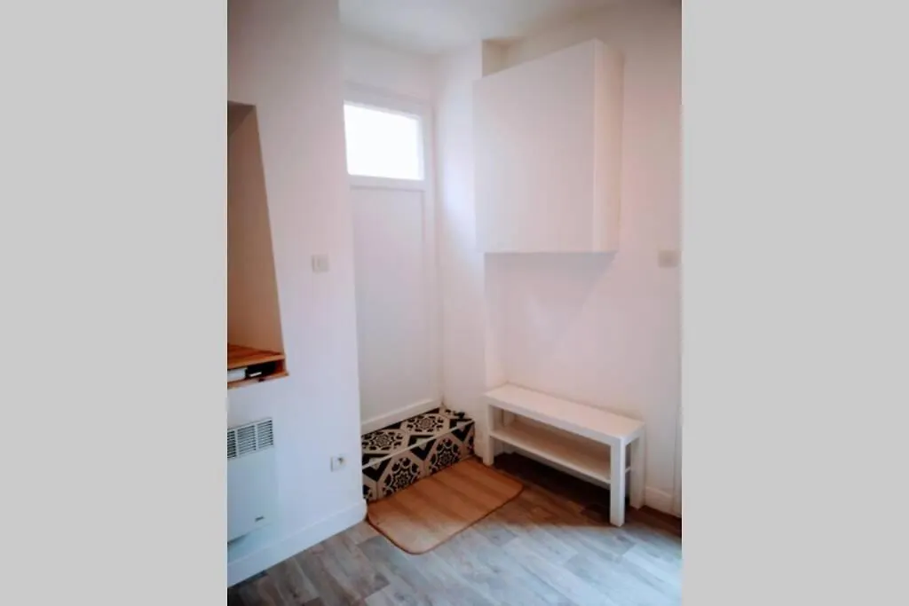 Maison De Village Meublee Avec Terrasse Donzere Holiday home