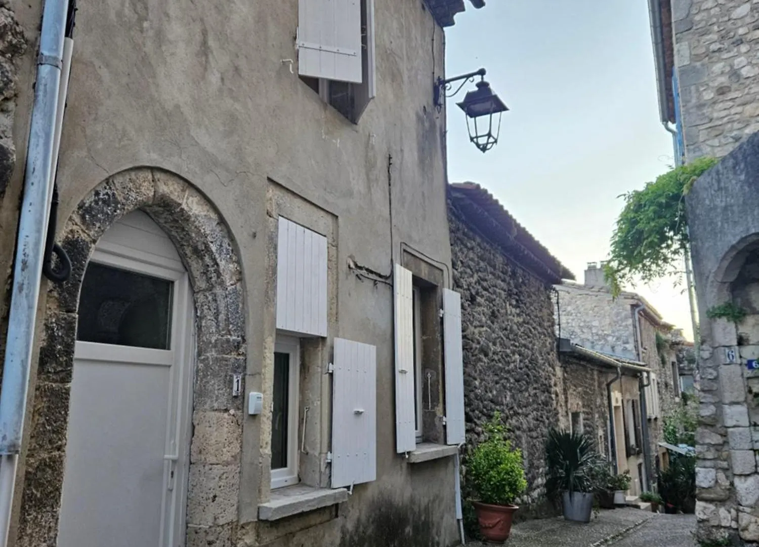 Holiday home Maison De Village Meublee Avec Terrasse Donzere France